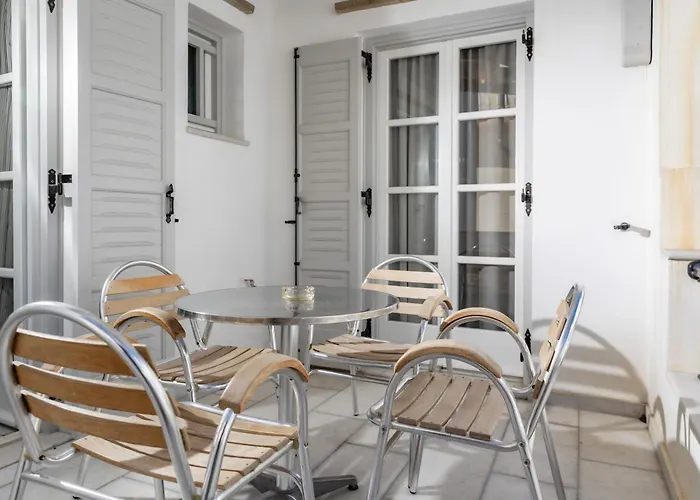 Depis Studios & Apartments