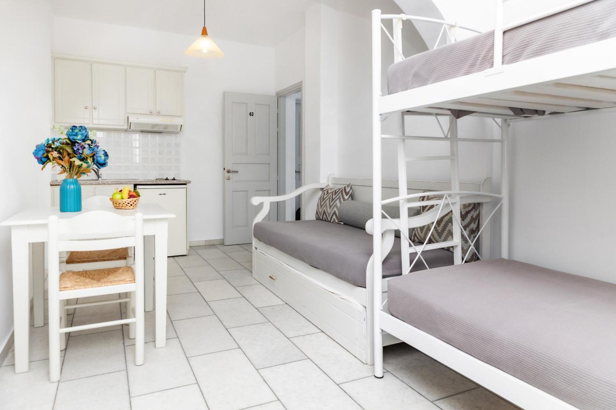 Apartment Depis & *